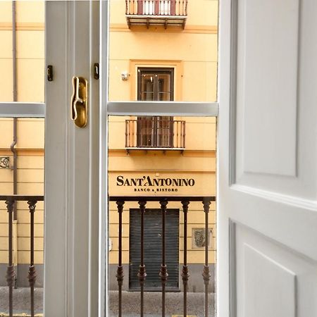 La Casa Di Vittoria Sorrento Lägenhet Exteriör bild